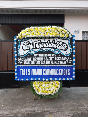 Papan Bunga Duka di Darmaji